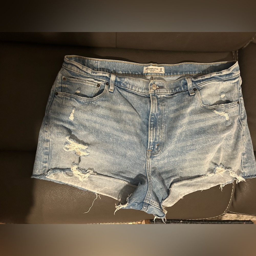 Abercrombie & Fitch Mom Shorts